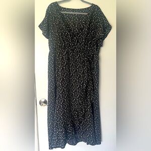 Bloom Chic black floral dress size US 14-16.
